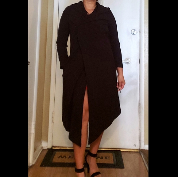 Hooded Long black coat - Picture 6 of 10